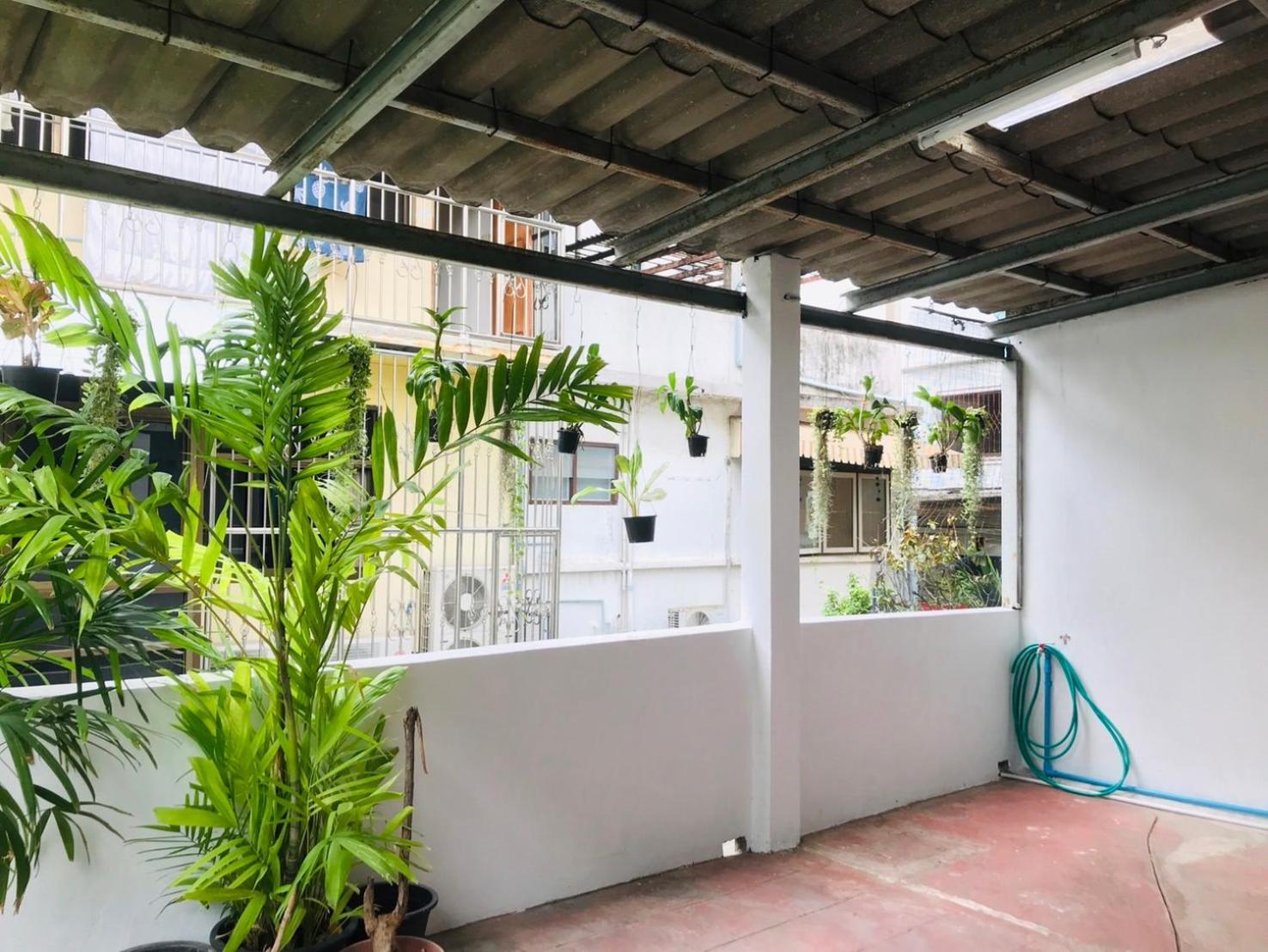 Silom Guesthouse Bangkok Exterior foto