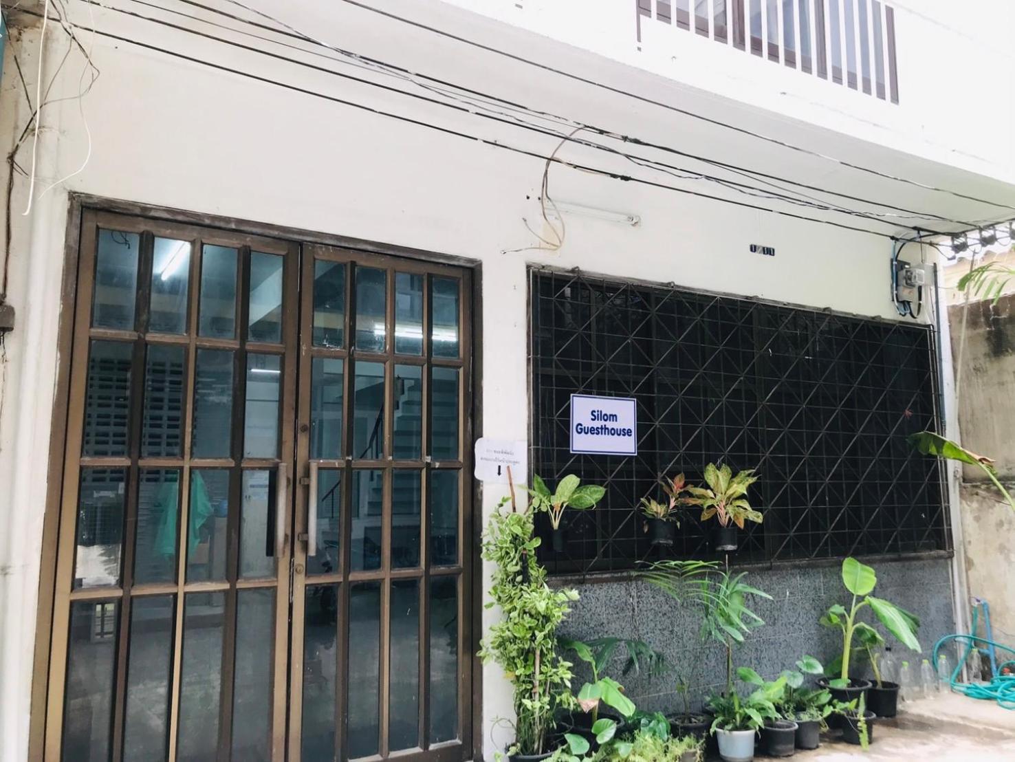 Silom Guesthouse Bangkok Exterior foto
