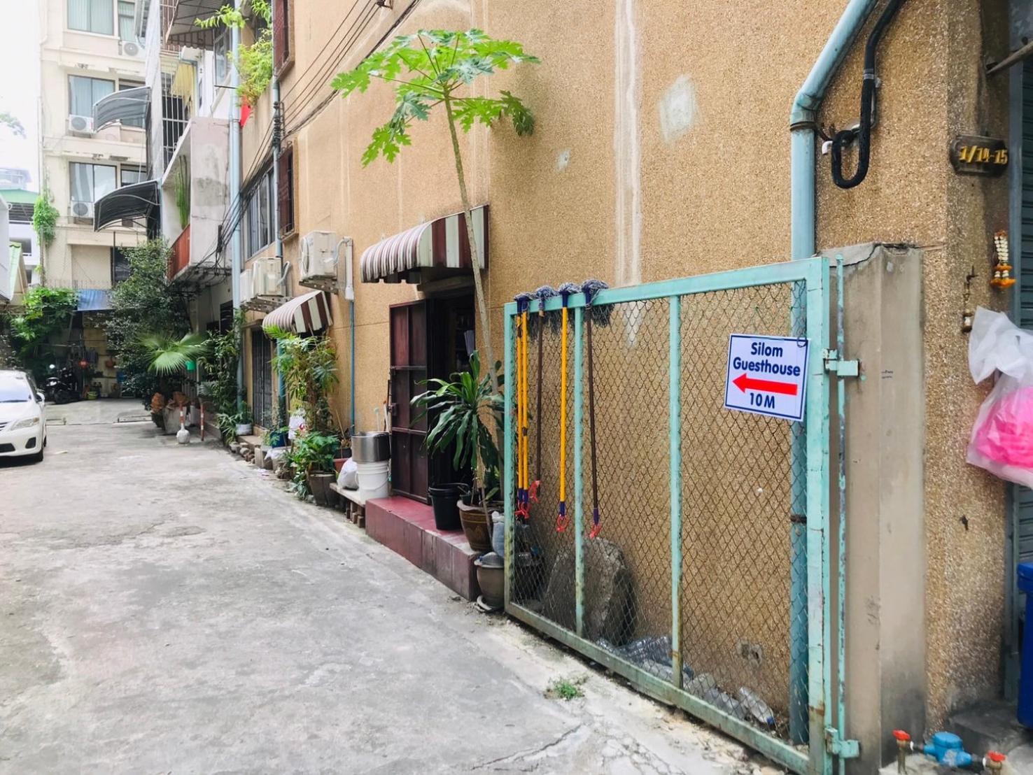 Silom Guesthouse Bangkok Exterior foto